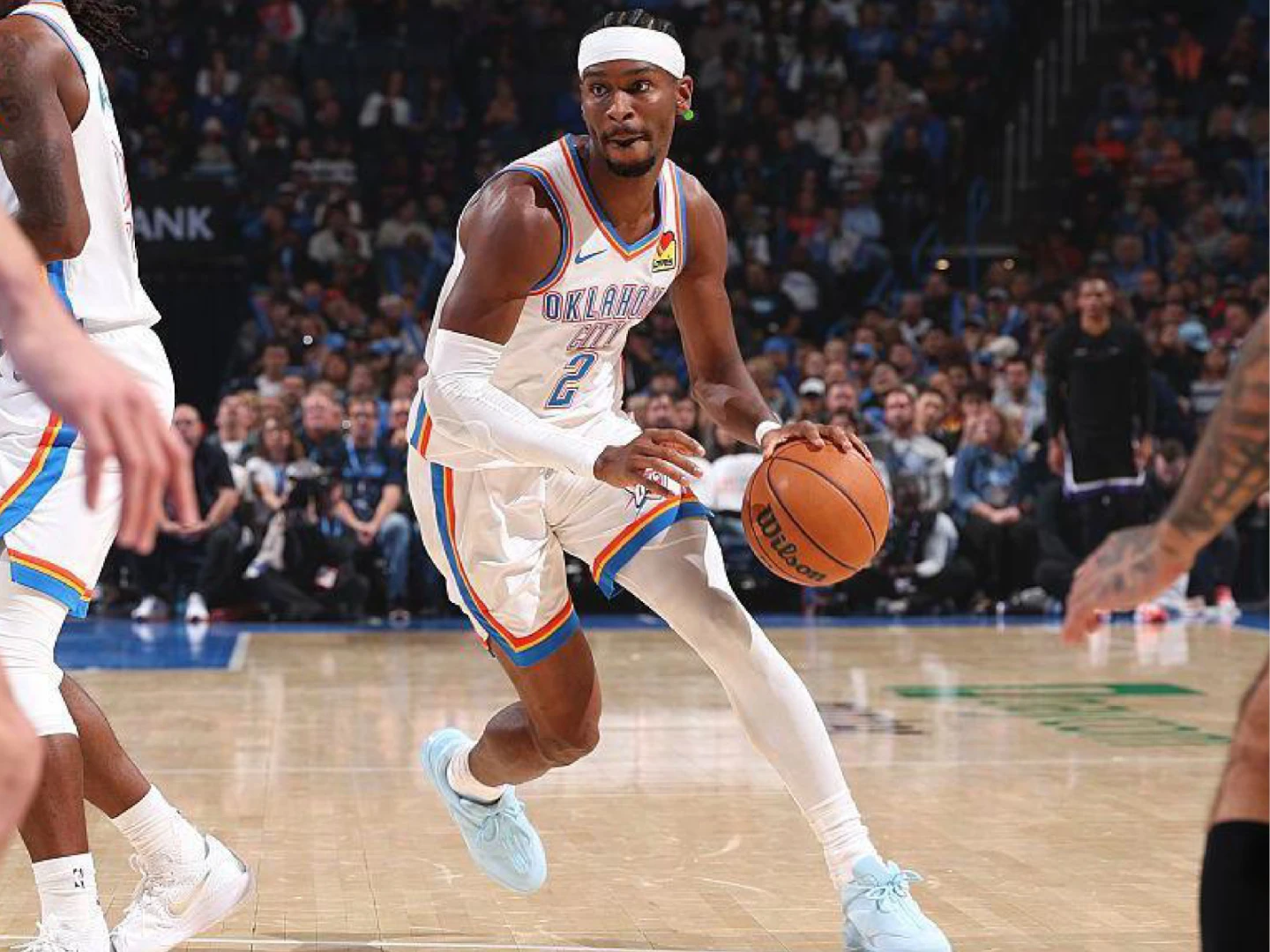 image of NBA basketball player Shai Gilgeous-Alexander on court with Oklahoma City Thunder